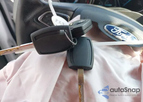 2017 Ford Escape S z USA, uszkodzony, nr VIN 1FMCU0F77HUD95185